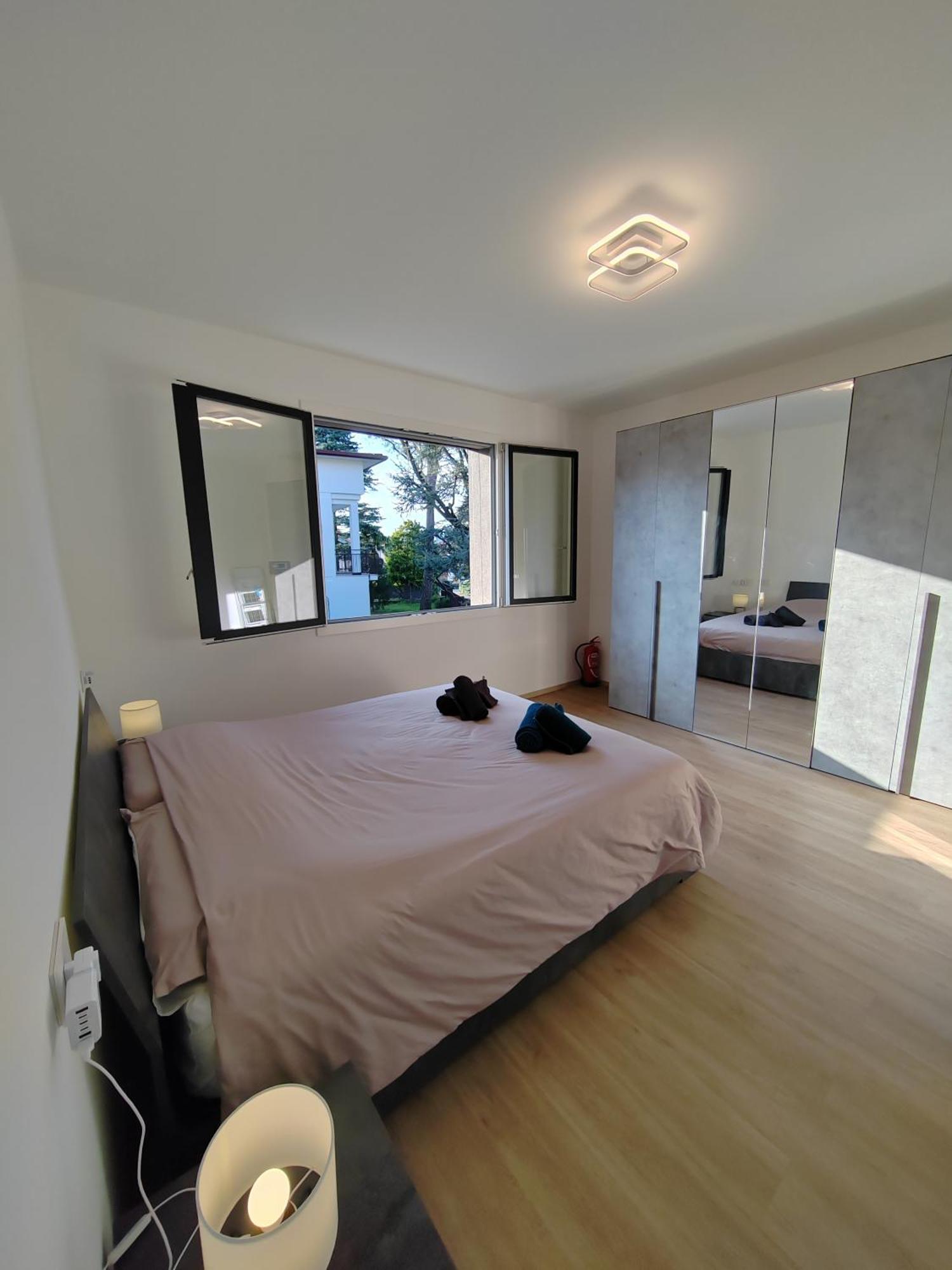 La Terrazza - Very Quiet - Free Park - 3 Min From Varese Center And Lake - Air Conditioning - Cycling Friendly Exterior foto